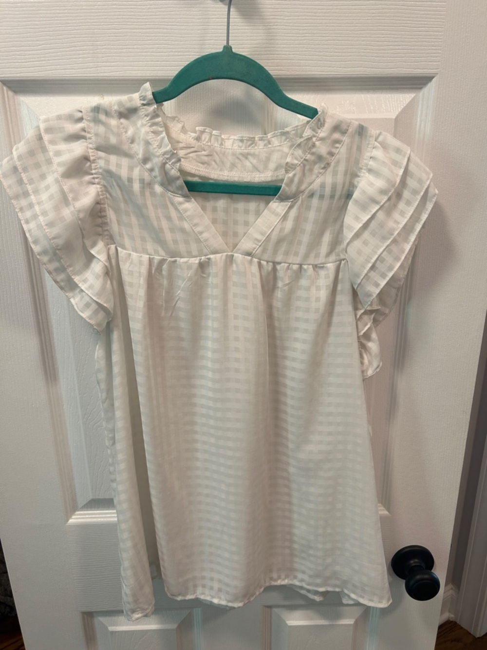 Women's Cream Ruffle-Sleeve V-Neck Top